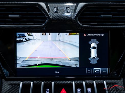 Used 2022 Lamborghini Urus AWD/4WD image 73