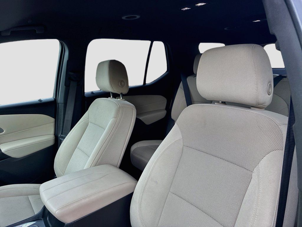 Used 2023 Chevrolet Traverse LS FWD image 19