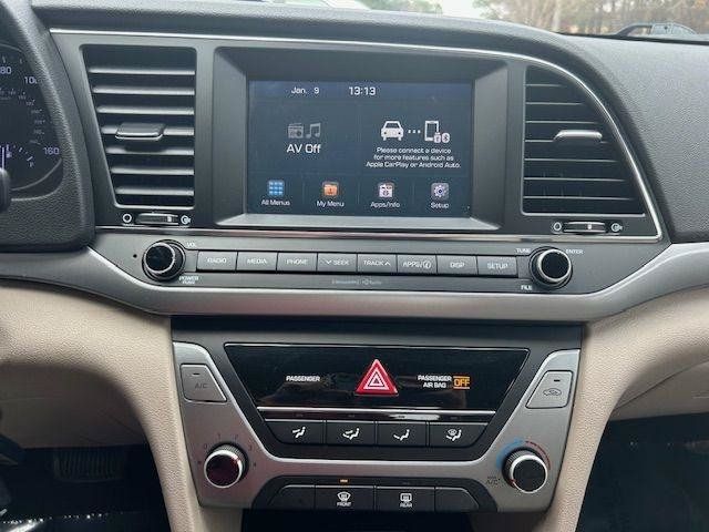 Used 2017 Hyundai Elantra SE FWD image 18