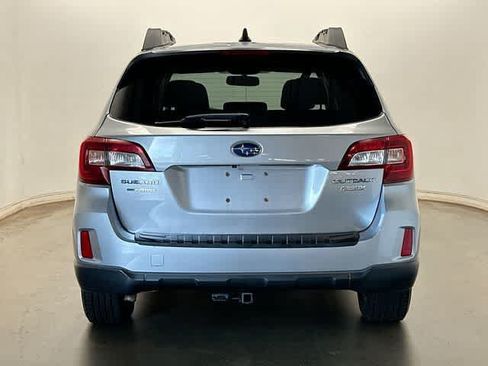 Used 2017 Subaru Outback 2.5i Premium AWD/4WD image 4