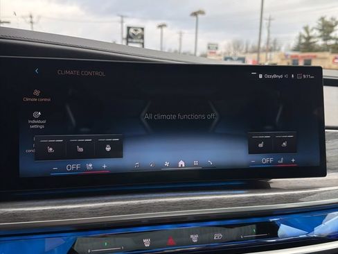 Certified 2024 BMW 760i xDrive w/ Executive Package AWD/4WD image 53