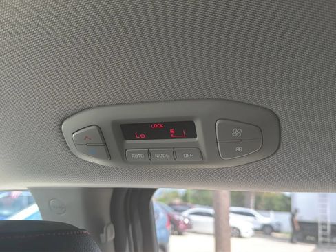 Used 2016 Kia Sedona EX FWD image 21