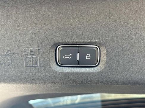 New 2025 Lincoln Navigator Reserve w/ Jet Appearance Package image 13