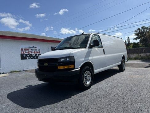 Used 2019 Chevrolet Express 2500 Extended RWD image 2