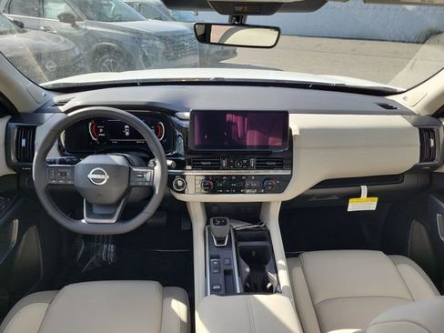 New 2026 Nissan Pathfinder SL w/ SL Premium Package image 20