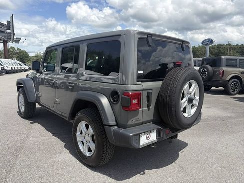 Used 2020 Jeep Wrangler Unlimited Sport S w/ Sun And Sound Package AWD/4WD image 5
