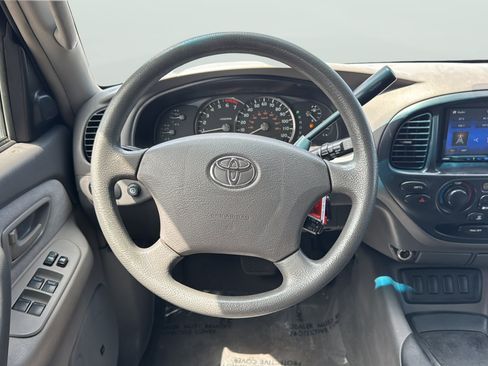 Used 2006 Toyota Sequoia SR5 RWD image 17