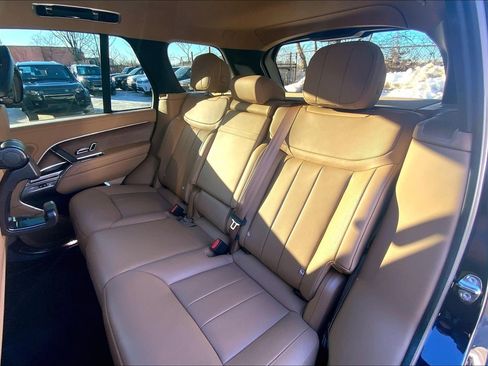 Used 2025 Land Rover Range Rover SE image 20