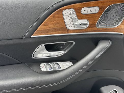 Certified 2025 Mercedes-Benz GLS 450 4MATIC image 12