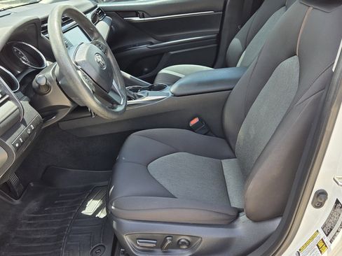 Used 2019 Toyota Camry LE FWD image 4