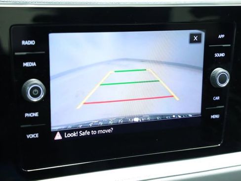 New 2025 Volkswagen Taos SE w/ Panoramic Sunroof Package FWD image 20