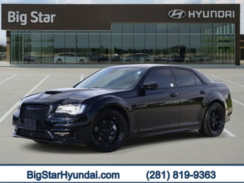 Used 2023 Chrysler 300 S w/ Comfort Group RWD image 1