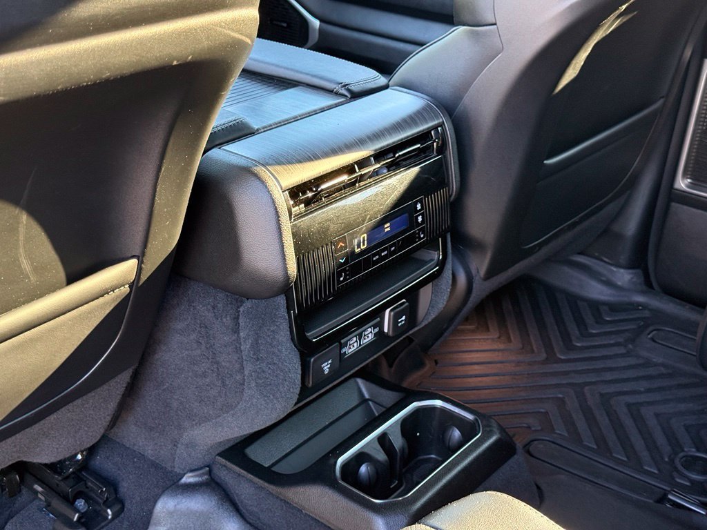 Used 2024 Jeep Wagoneer Series II w/ Convenience Group I AWD/4WD image 31