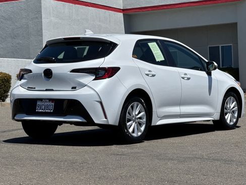 Certified 2025 Toyota Corolla SE FWD image 2