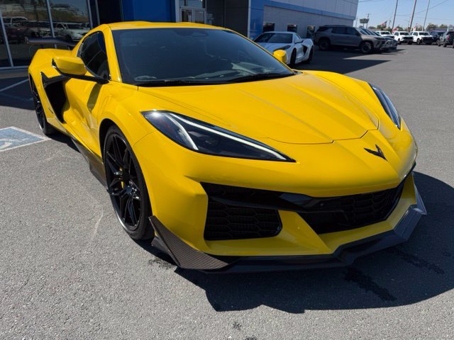 Used 2025 Chevrolet Corvette Z06 w/ Z07 Performance Package RWD image 3