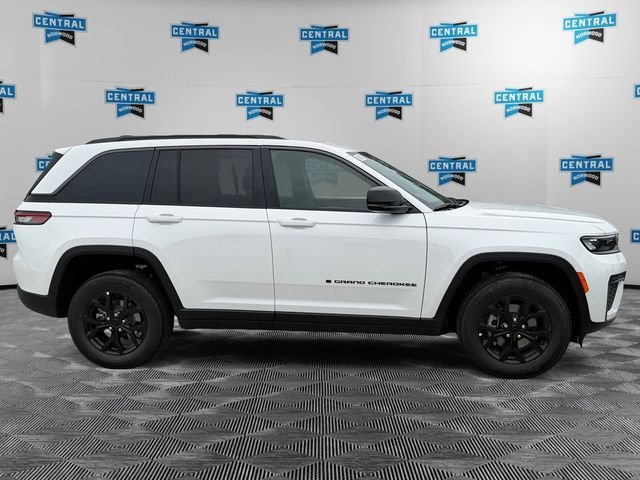 New 2026 Jeep Grand Cherokee Altitude AWD/4WD image 6