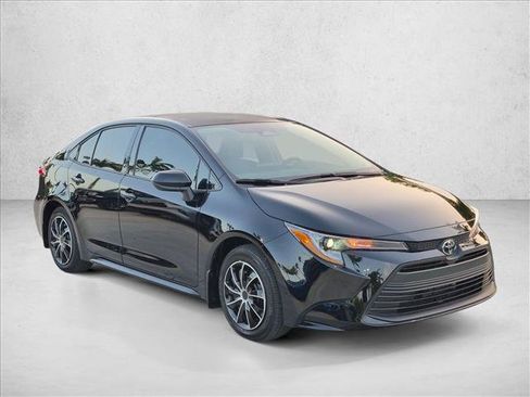 Used 2026 Toyota Corolla LE FWD image 3