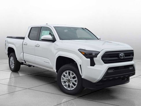 New 2026 Toyota Tacoma SR5 AWD/4WD image 2
