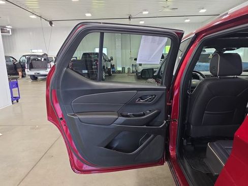 Used 2023 Chevrolet Traverse Premier AWD/4WD image 28