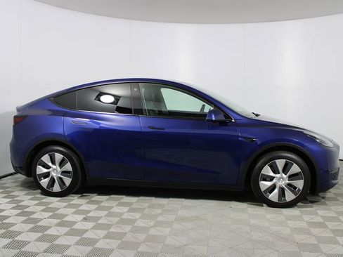 Used 2021 Tesla Model Y Long Range image 35