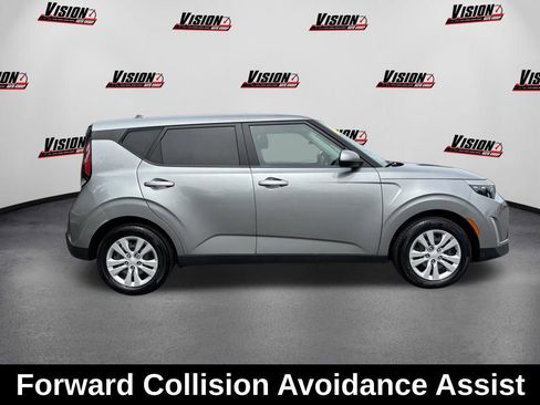 Used 2023 Kia Soul LX FWD image 4