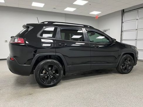 Used 2021 Jeep Cherokee Latitude Plus FWD image 10