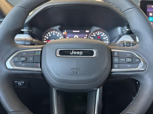 Used 2025 Jeep Compass Limited AWD/4WD image 15