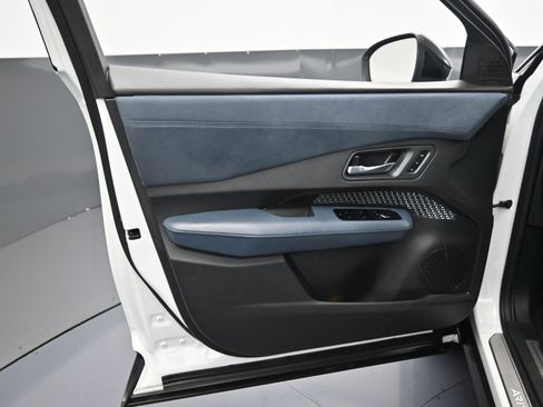 Used 2023 Nissan Ariya image 17