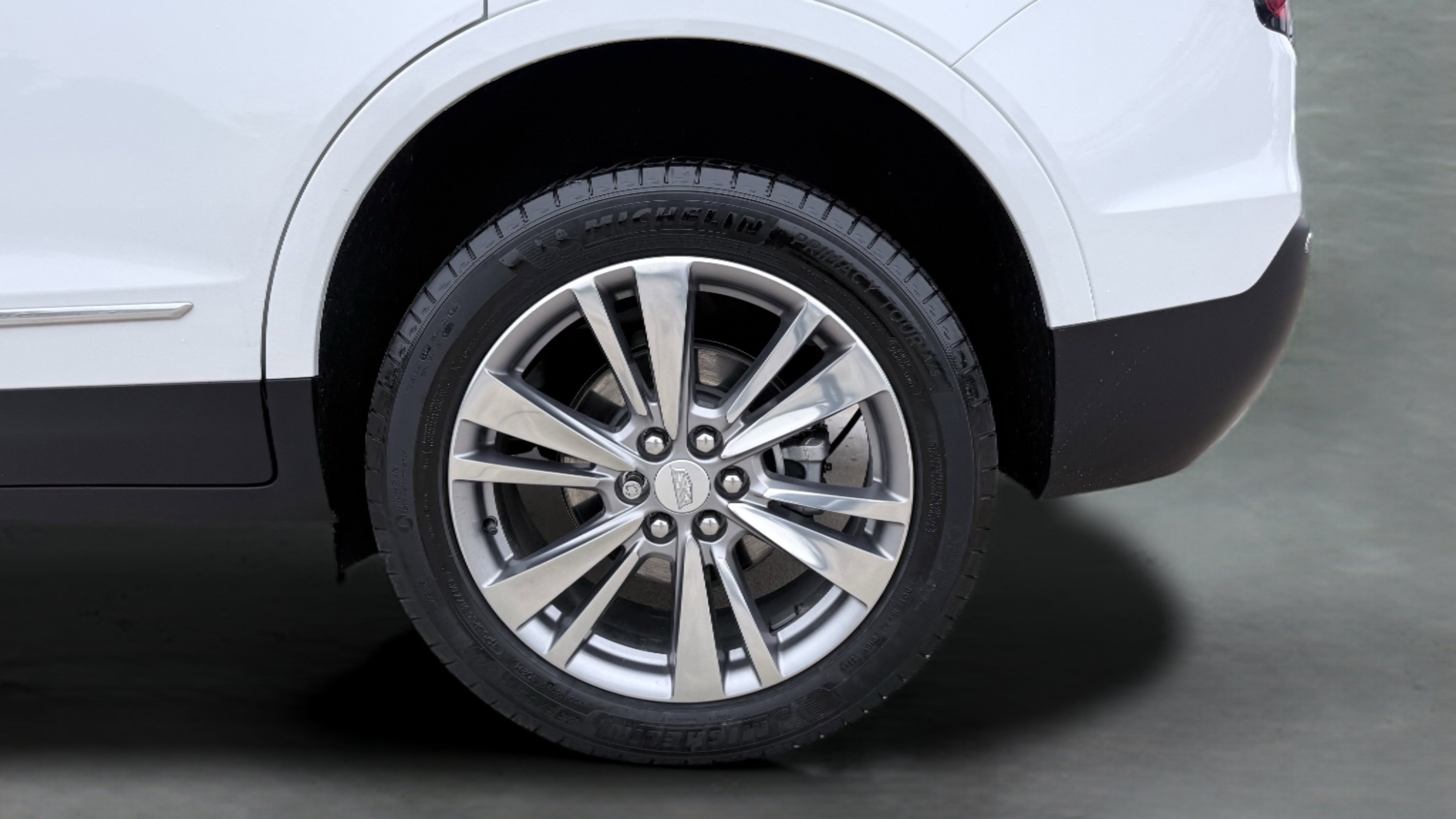 Used 2024 Cadillac XT5 Premium Luxury FWD image 17