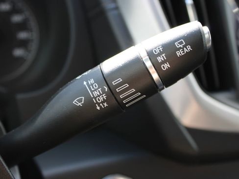 Used 2022 GMC Terrain SLT w/ Tech Package image 38