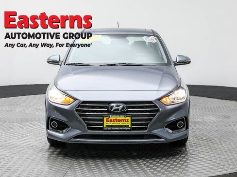 Used 2020 Hyundai Accent Limited FWD image 2