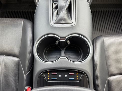 Used 2021 Toyota Venza XLE image 22