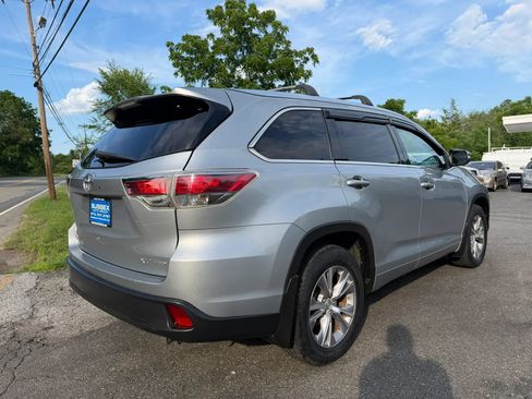 Used 2015 Toyota Highlander XLE AWD/4WD image 6