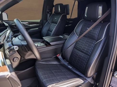 Certified 2024 Cadillac Escalade Sport Platinum w/ LPO, Floor Liner Package AWD/4WD image 7