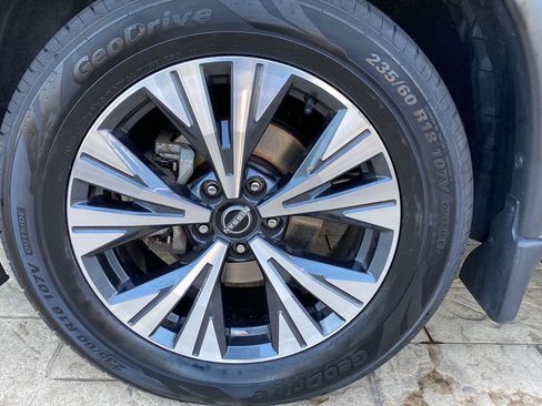Certified 2023 Nissan Rogue SV w/ SV Premium B Package AWD/4WD image 14