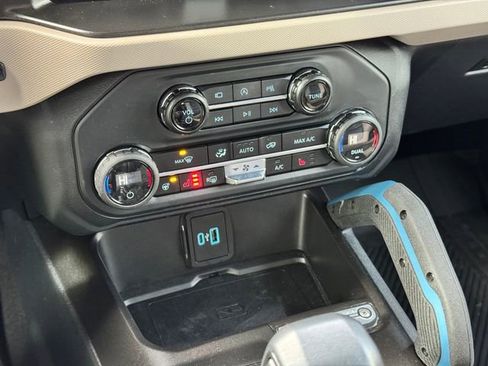 Used 2023 Ford Bronco Wildtrak image 31