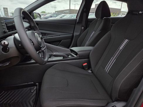 Certified 2025 Hyundai Elantra Sport FWD image 12
