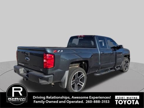 Used 2019 Chevrolet Silverado 1500 LT w/ LPO, Black Pack AWD/4WD image 3