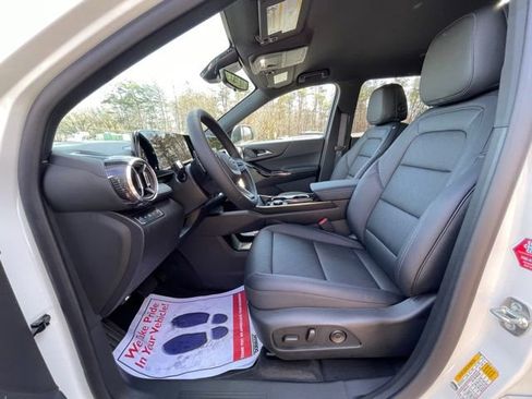 New 2026 Chevrolet Equinox LT w/ Convenience Package II image 17