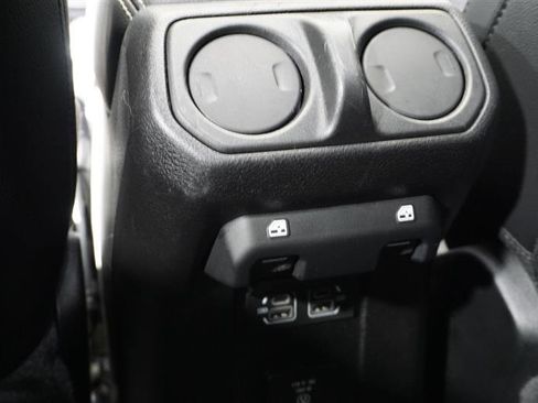 Used 2021 Jeep Wrangler Unlimited Sahara image 22