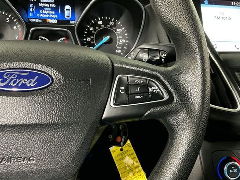 Used 2017 Ford Focus SEL image 17