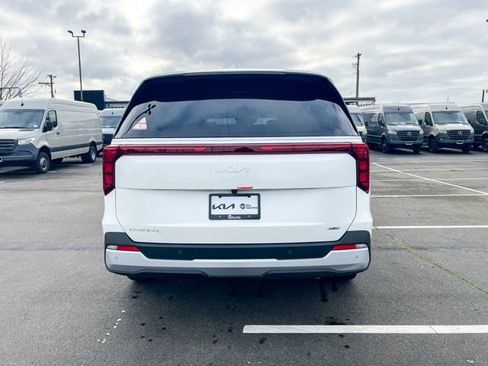 New 2026 Kia Carnival LXS image 7