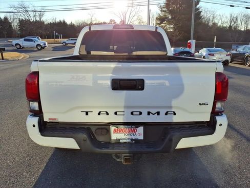 Used 2019 Toyota Tacoma TRD Off-Road image 11