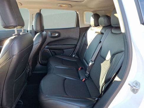 Used 2020 Jeep Compass Latitude image 10