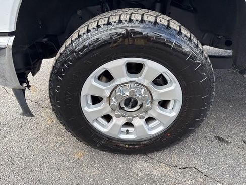 Used 2024 Ford F250 XLT image 9