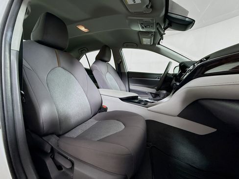 Used 2020 Toyota Camry LE FWD image 24