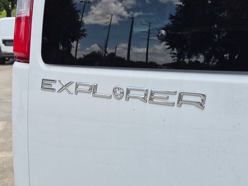 New 2026 Chevrolet Express 2500 Extended w/ Driver Convenience Package RWD image 6