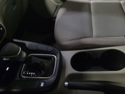 Used 2025 Kia Soul LX image 26