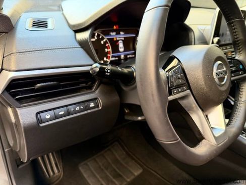 Used 2021 Nissan Altima 2.5 SV w/ SV Premium Package image 17