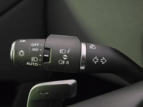 Used 2025 Land Rover Range Rover Evoque S image 18